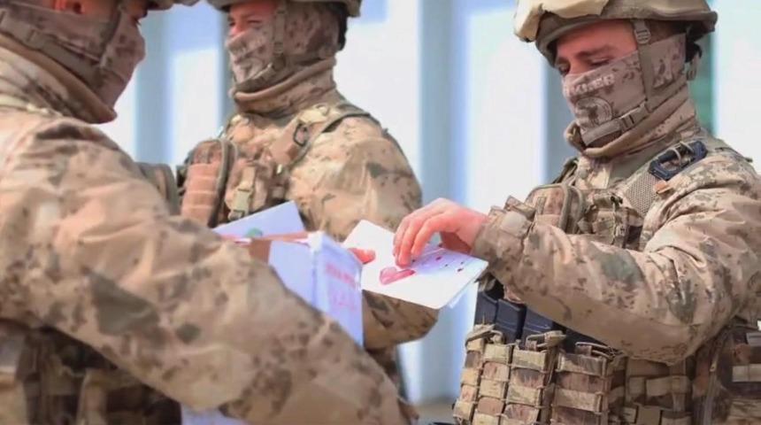 &Ouml;ğrencilerin mektupları Mehmet&ccedil;iğe ulaştı