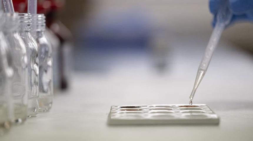 Yanlışlıkla i&ccedil;ilen kimyasallar yemek borusunda delinmeye neden oluyor