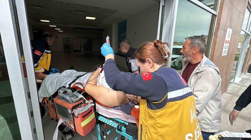 &Ouml;nce boşanma aşamasında olduğu eşini, sonra kendisini bı&ccedil;akladı