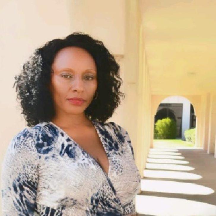 Genç kızın hostese verdiği not korkunç gerçeği ortaya çıkardı G3