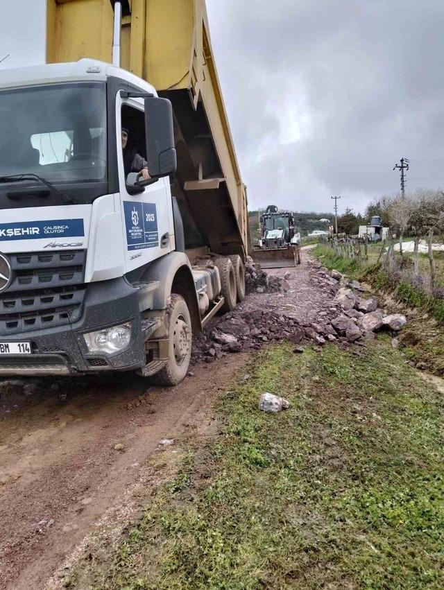 Bozulan yollara hızlı m&uuml;dahale 1