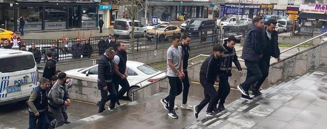 Banka hesabını kiraladığı kişilere ulaşamayınca arkadaşlarını kaçırıp darbettirdi 2