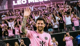 SON DAKİKA | Lionel Messi bu sefer &ccedil;ok ilgin&ccedil; bir şekilde tarihe ge&ccedil;ti! Inter Miami'den Arjantinli yıldıza eşi benzeri g&ouml;r&uuml;lmemiş onur...