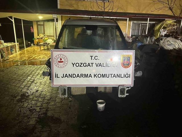 Yozgat’ta çalıntı araç operasyonu düzenlendi, 4 kişi gözaltına alındı 2