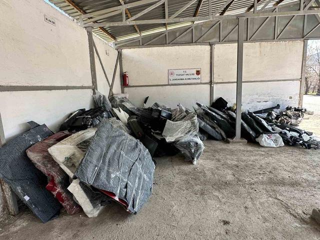 Yozgat’ta çalıntı araç operasyonu düzenlendi, 4 kişi gözaltına alındı 1