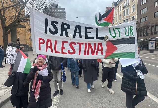 İsve&ccedil; te, İsrail in Gazze ve L&uuml;bnan a y&ouml;nelik saldırıları protesto edildi 1