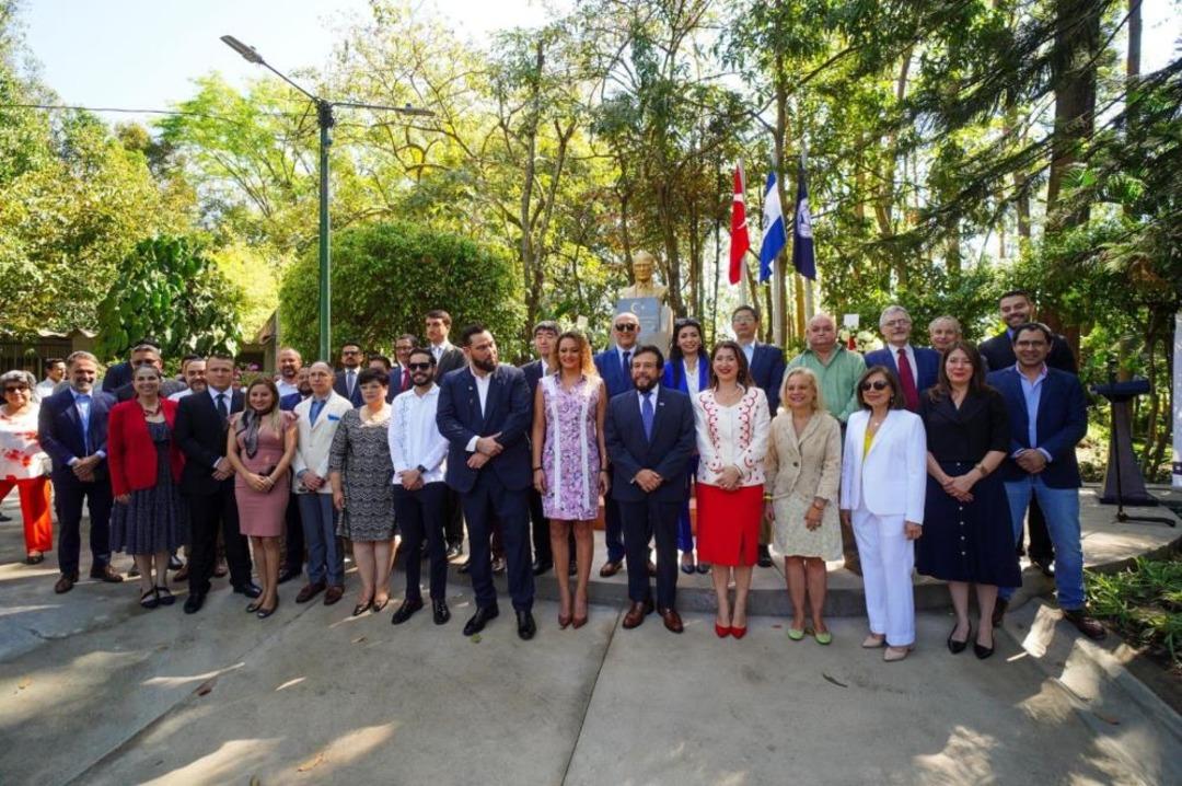 San Salvador’daki Türkiye Parkı kapılarını ziyaretçilere açtı 3