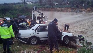 Milas&rsquo;ta akarsuya d&uuml;şen ara&ccedil;ta bir kişi &ouml;ld&uuml;