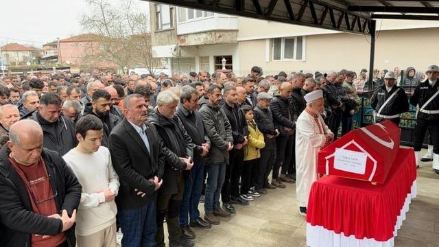 Eğlence mekanına gerçekleştirilen saldırıda ölen polis memuru son yolculuğuna uğurlandı