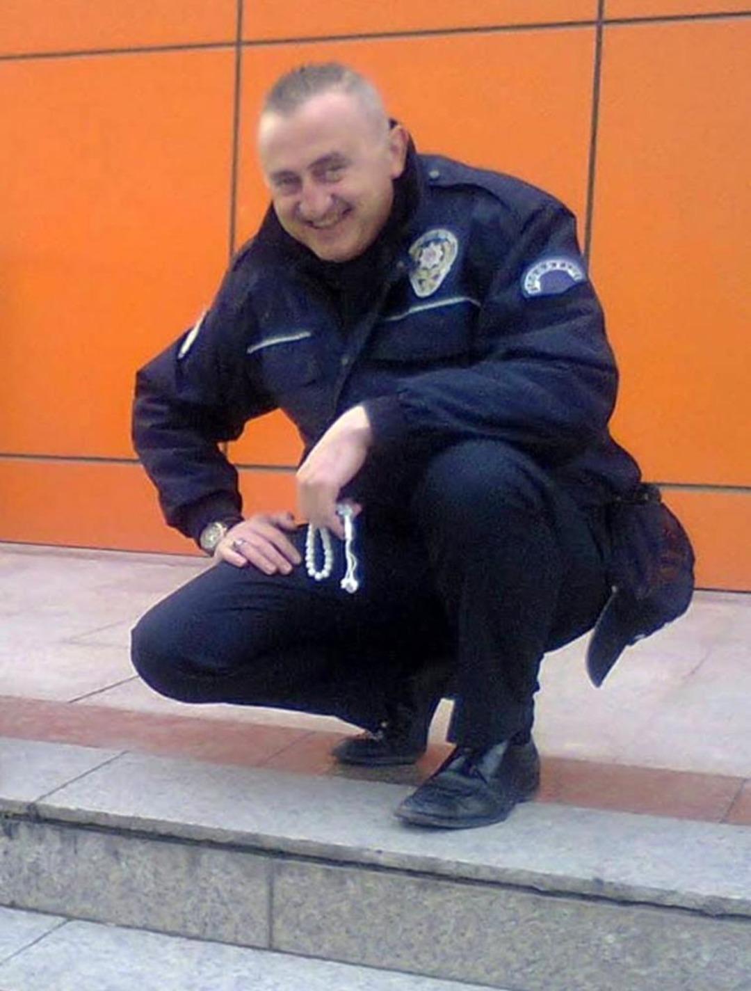 Eğlence mekanına ger&ccedil;ekleştirilen saldırıda &ouml;len polis memuru son yolculuğuna uğurlandı 1