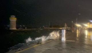Marmaris&rsquo;te şiddetli fırtına etkili oluyor