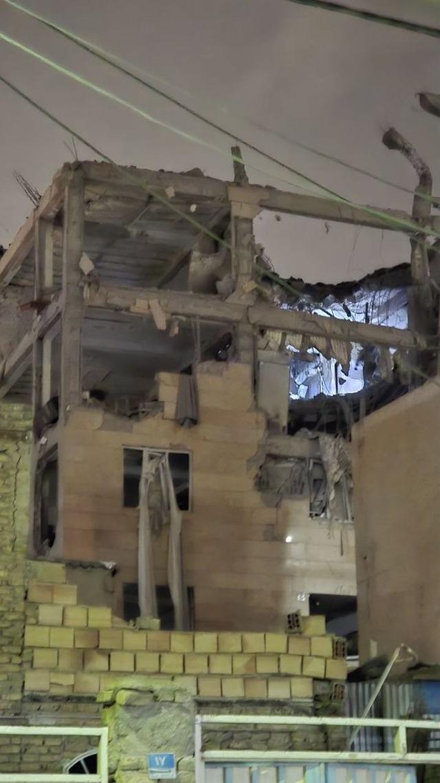 Tahran’ı hedef alan saldırılar birçok yerleşim bölgesinde hasara yol açtı 1