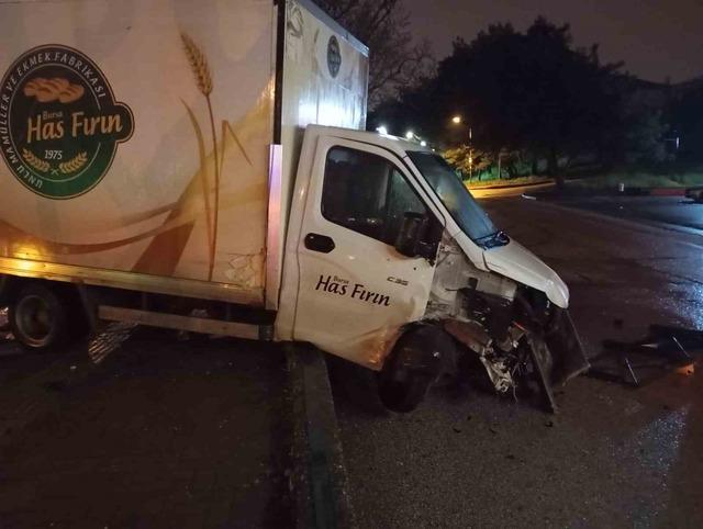 Bursa&rsquo;da zincirleme kaza: 3 yaralı 5