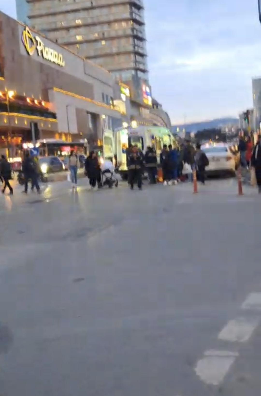 Kahreden olay! 16 yaşındaki &ccedil;ocuk bebek arabasına &ccedil;arptı: 2 yaşındaki Arya hayatını kaybetti 2