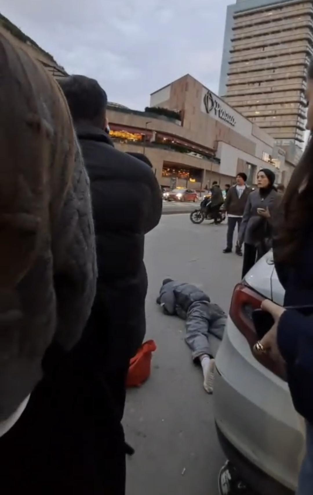 Kahreden olay! 16 yaşındaki &ccedil;ocuk bebek arabasına &ccedil;arptı: 2 yaşındaki Arya hayatını kaybetti 1