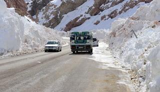&Ccedil;ığ d&uuml;şen Van-Hakkari kara yolu tek şeritten ulaşıma a&ccedil;ıldı