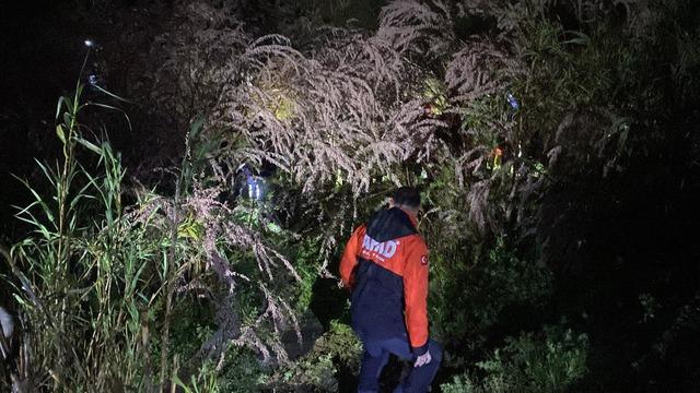 Çalışmalar 4 saat sürdü! Aydın'da taşan çayın sularına kapılan sürücü kurtarıldı