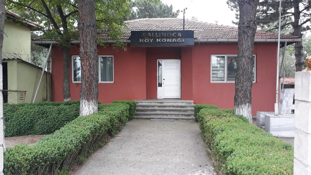 T&uuml;rkiye&rsquo;de eşi benzeri yok: Ballıhoca k&ouml;y&uuml;nde sıralı aileler! 4