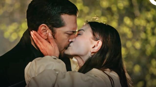 Eşref Rüya'nın senaristi izleyiciye sitem etti: 'Eşsan öpüşsün' diyen bir kitle var...