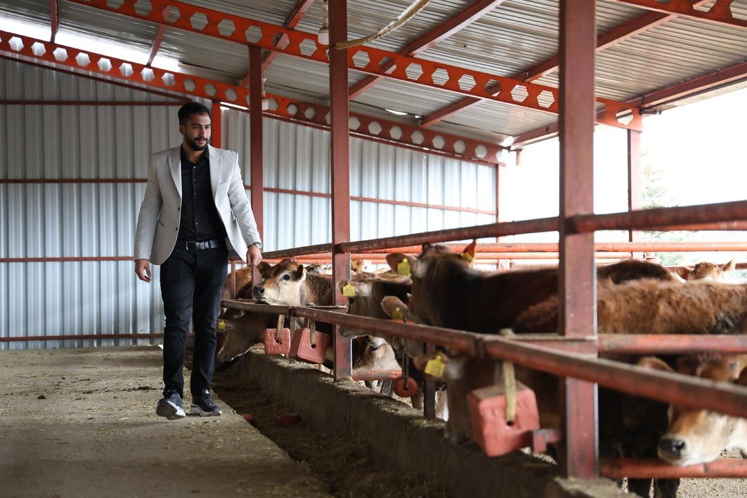 &Uuml;niversiteyi bırakıp başladı:  Saat yok, izin alma yok, kendi işimin patronuyum  2