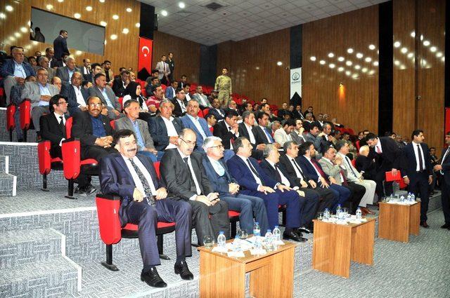 Bakan Fakıbaba Akçakale’de STK temsilcileri ve muhtarlarla bir araya geldi