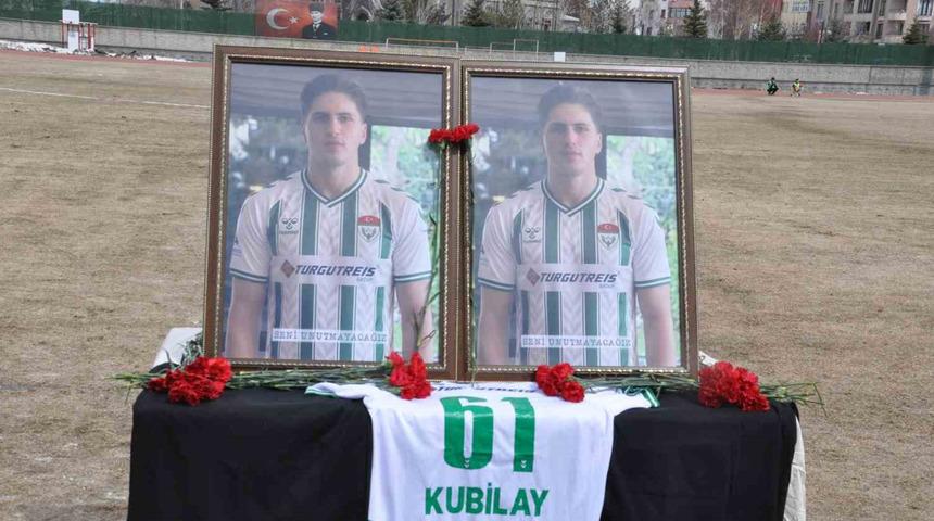 Hayatını kaybeden Kubilay Kundak&ccedil;ı&rsquo;ya duygusal veda