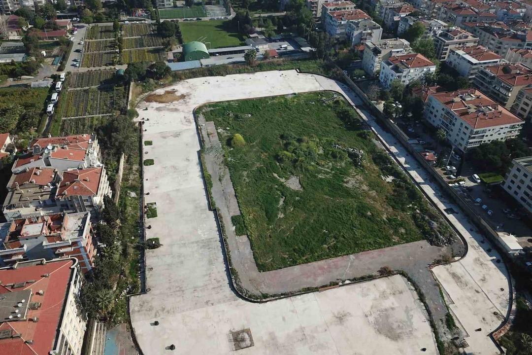 Karşıyaka Stadı i&ccedil;in kritik imza atıldı 1