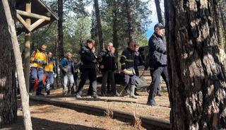 Y&uuml;r&uuml;y&uuml;ş yapan gen&ccedil;ler ormanlık alanda ceset buldu