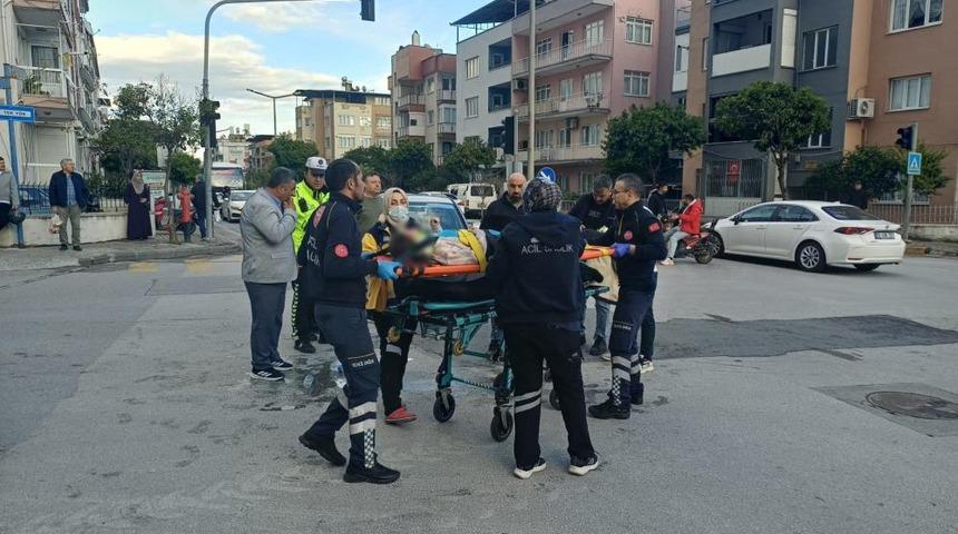 Otomobil ile motosiklet &ccedil;arpıştı: 2 yaralı