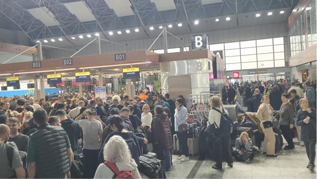 Sabiha Gökçen de hava muhalefeti engeli: 127 sefer iptal edildi, yolcular terminalde kaldı 1