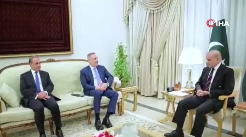 Bakan Fidan, Mısırlı mevkidaşı Abdelatty ve Pakistan Başbakanı Şerif ile bir araya geldi