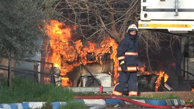 Kilis'te STK'ya ait prefabrik yapıda yangın