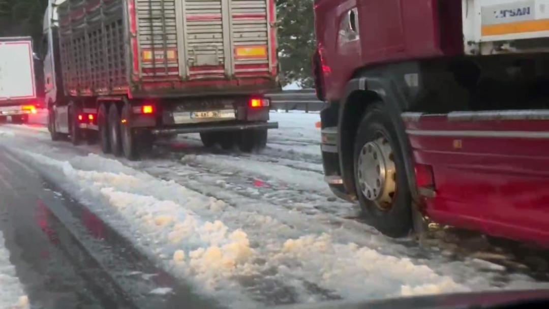 Adana da dolu ulaşımda aksamalara neden oldu 2