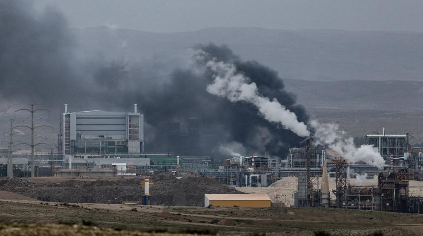 İsrail'de alarm! İran, f&uuml;ze saldırısıyla kimyasal tesisi vurdu