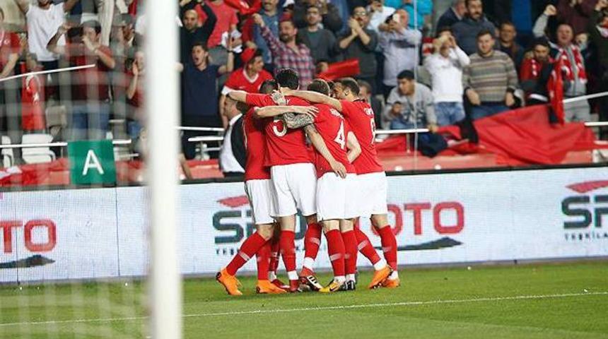 T&uuml;rkiye FIFA d&uuml;nya sıralamasında y&uuml;kseldi