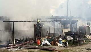 Muğla&rsquo;da evde &ccedil;ıkan yangında aile alevlerin arasından kurtuldu