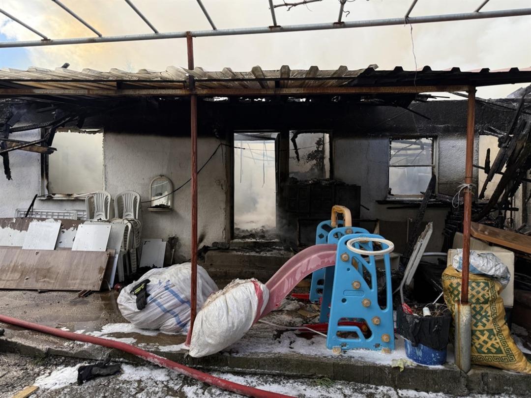 Muğla&rsquo;da evde &ccedil;ıkan yangında aile alevlerin arasından kurtuldu 3