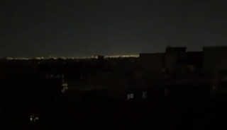 İsrail, İran'ın elektrik tesislerine saldırdı! Tahran karanlığa g&ouml;m&uuml;l&uuml;