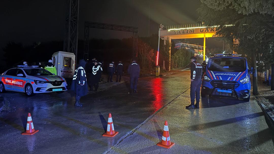 R&uuml;şvet soruşturmasında g&ouml;zaltına alınan Uşak Belediye Başkanı Yalım&rsquo;ın 4 işletmesinde arama yapıldı 3