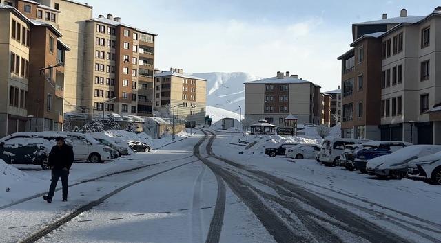 Y&uuml;ksekova&rsquo;da kar yağışı 1
