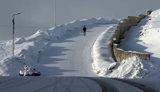 Y&uuml;ksekova&rsquo;da kar yağışı