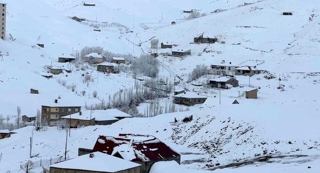 Y&uuml;ksekova&rsquo;da kar yağışı 7