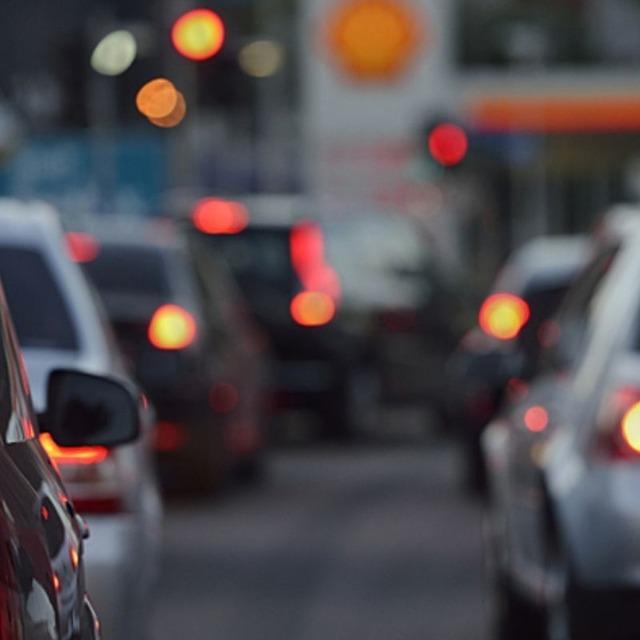 İstanbul'da sabah saatlerinde trafik yoğunluğu yaşanıyor