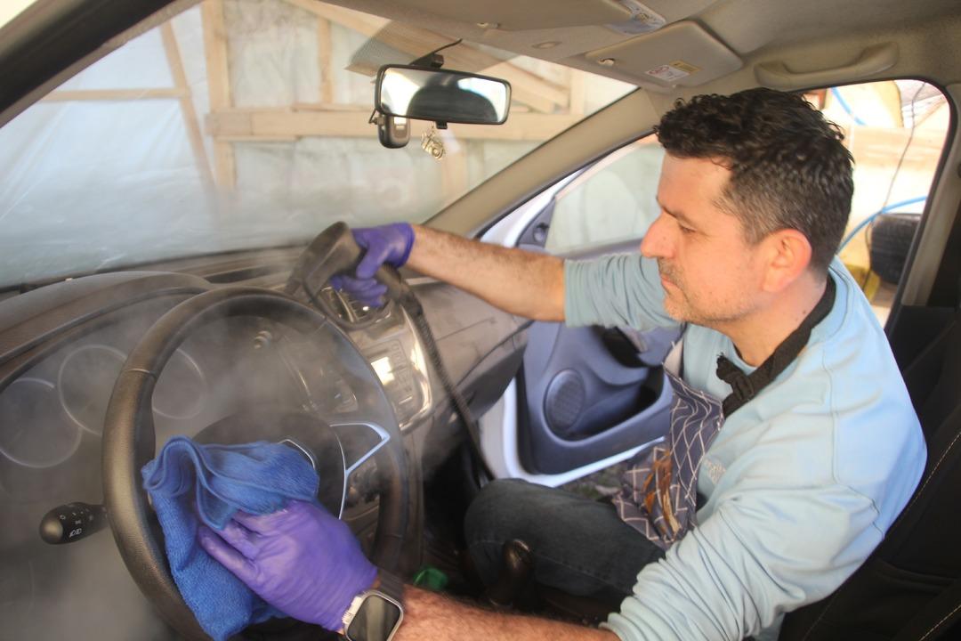 Y&ouml;neticiliği bıraktı, su kullanmadan para kazanıyor! "Ara&ccedil;lara zarar vermiyoruz" 2