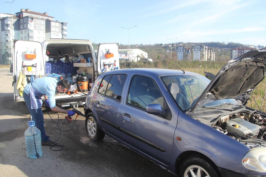 Y&ouml;neticiliği bıraktı, su kullanmadan para kazanıyor! "Ara&ccedil;lara zarar vermiyoruz" 3
