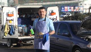 Y&ouml;neticiliği bıraktı, su kullanmadan para kazanıyor! "Ara&ccedil;lara zarar vermiyoruz"