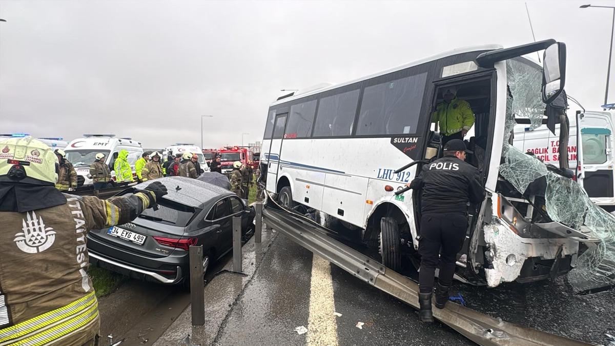 Son dakika: İstanbul'da zincirleme kaza! 1 polis şehit oldu 16 polis yaralandı - Mynet Yaşam