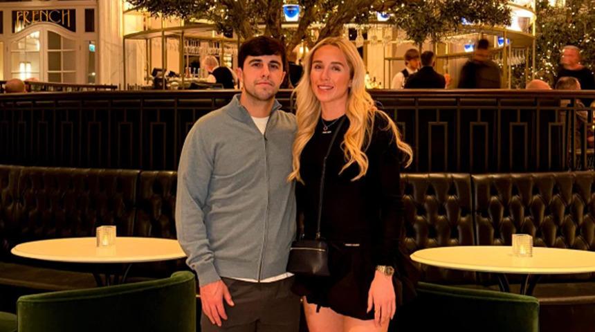 Mutluluğu kısa s&uuml;rd&uuml;: &Uuml;nl&uuml; futbolcunun acı g&uuml;n&uuml;!