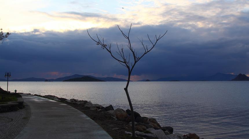 İzmir'de korkun&ccedil; olay! Kayalıkların arasında bebek cesedi bulundu