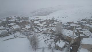 Bayburt ve G&uuml;m&uuml;şhane'de kar etkili oldu